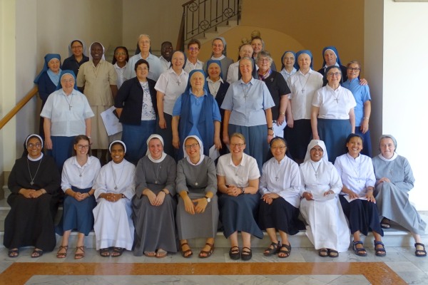 Two new sisters in the European Novitiate in Rome