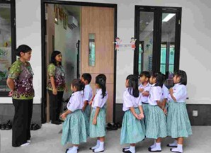 Ursuline new mission in East Kalimantan - children